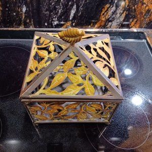 Beautiful Ivy Basket With Lid